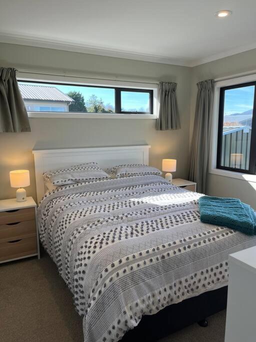 Smiths Place Taupo Exterior foto
