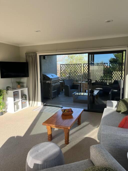 Smiths Place Taupo Exterior foto